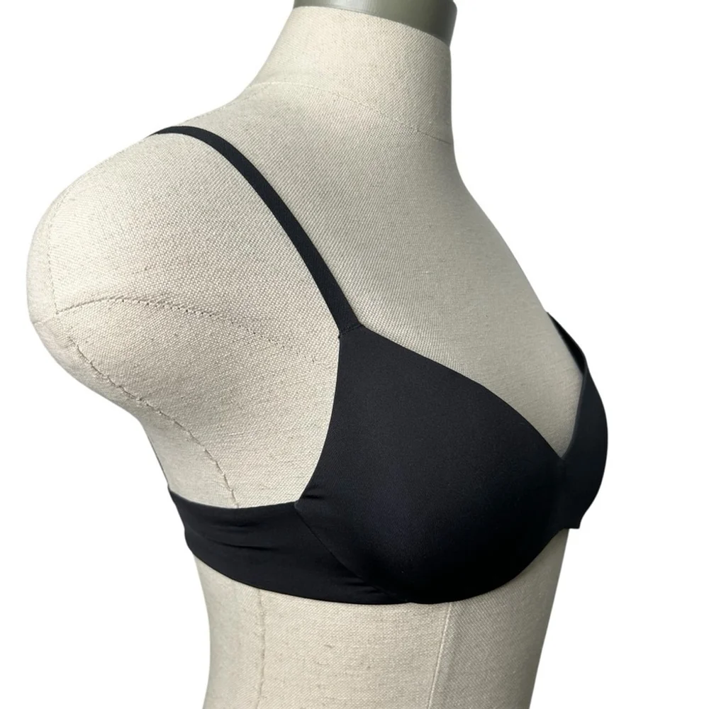 Skims Kim Kardashian Wireless Form Push Up Plunge Bra in Onyx Black 34C